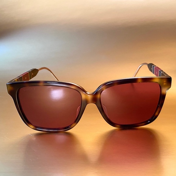 GUCCI Tortoise Shell Sunglasses with Gold, Blue and Red Detail - Picture 1 of 4